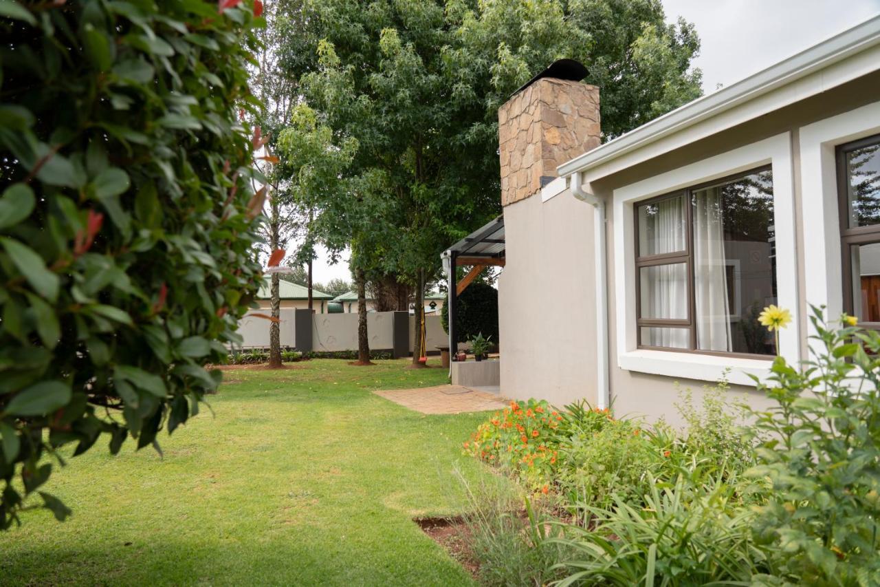 Rueby'S Guesthouse Dullstroom Esterno foto