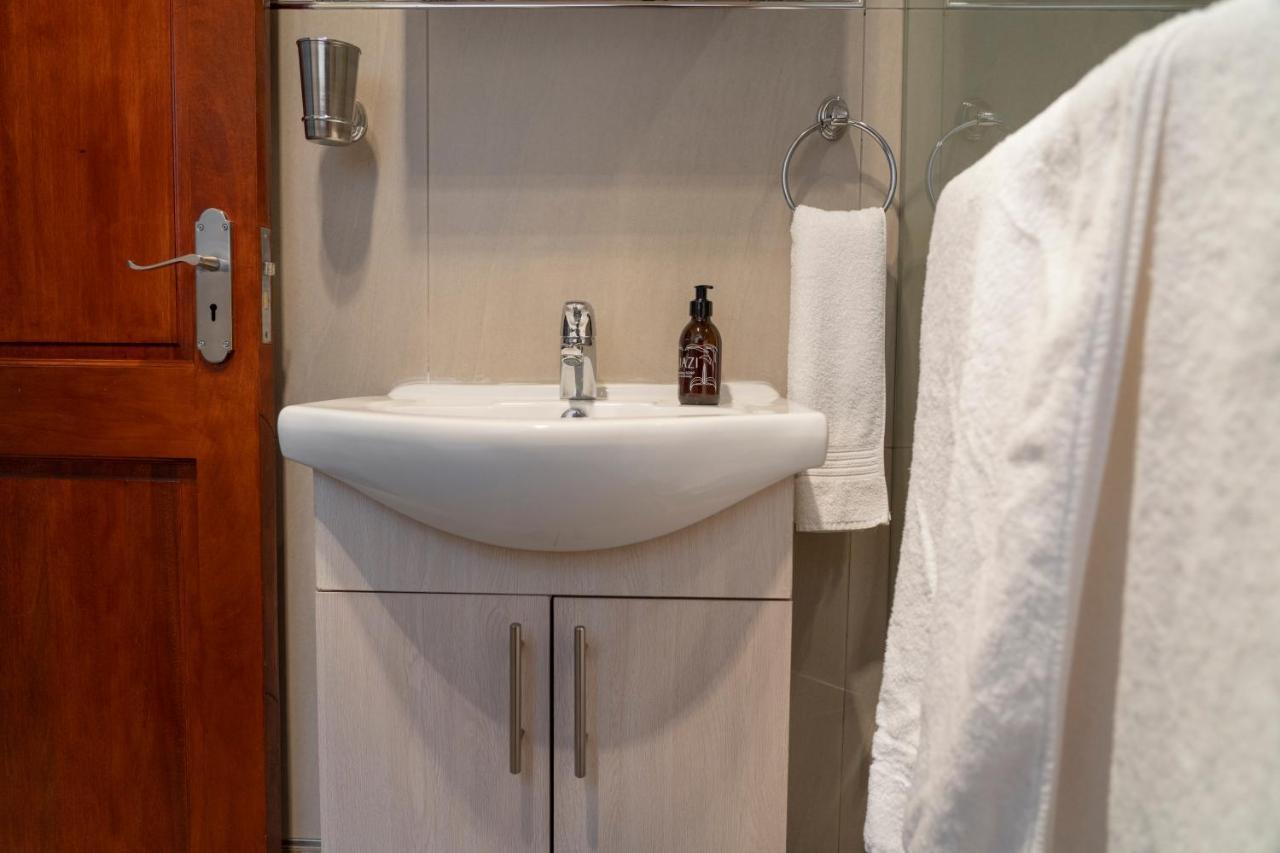 Rueby'S Guesthouse Dullstroom Esterno foto