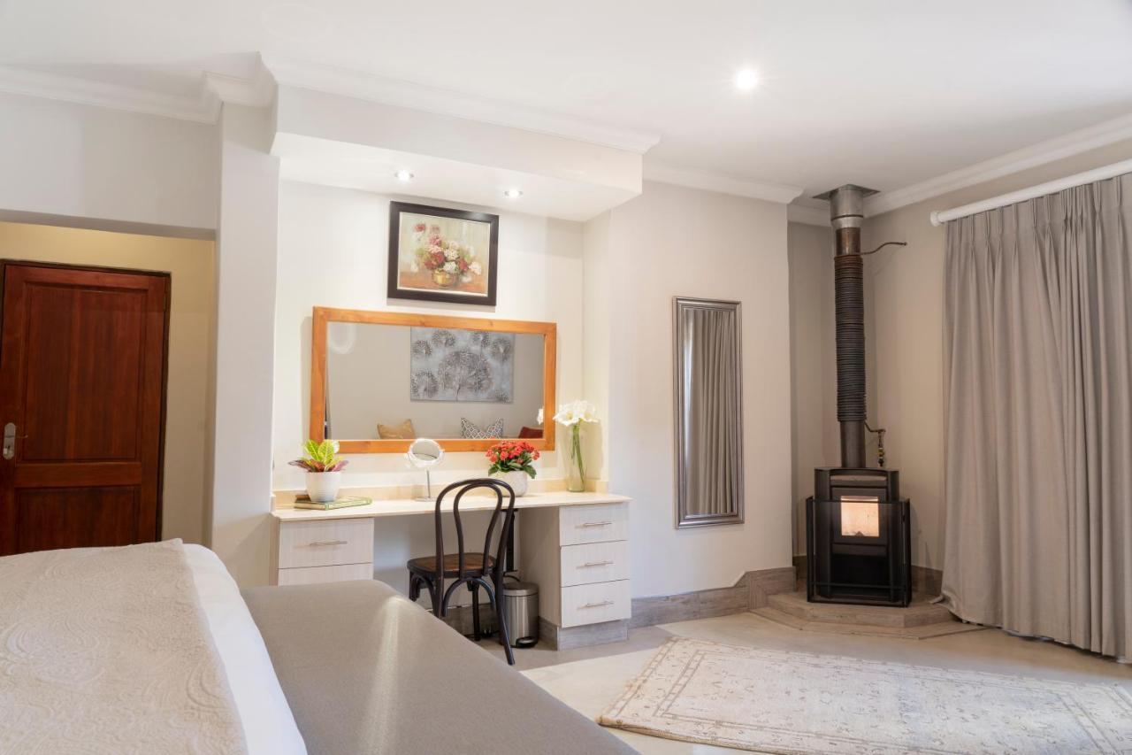 Rueby'S Guesthouse Dullstroom Esterno foto
