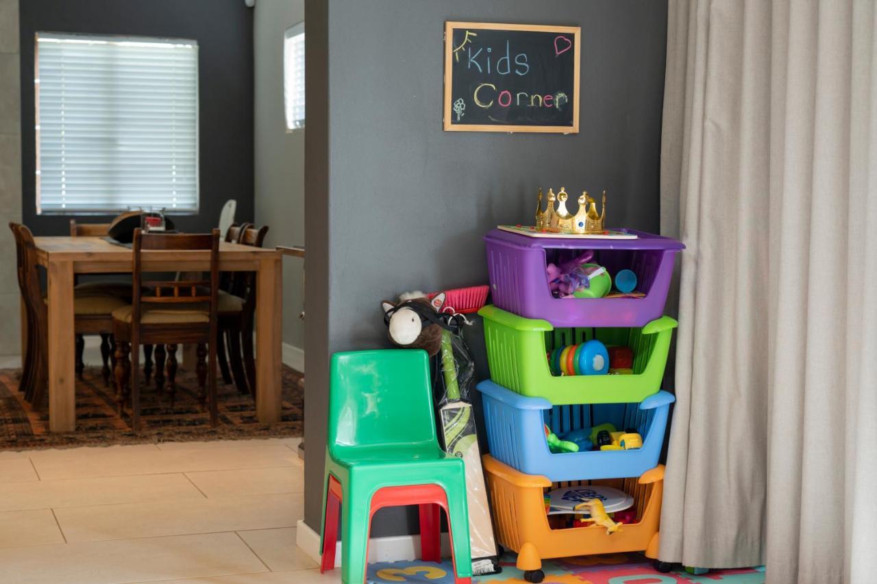 Rueby'S Guesthouse Dullstroom Esterno foto