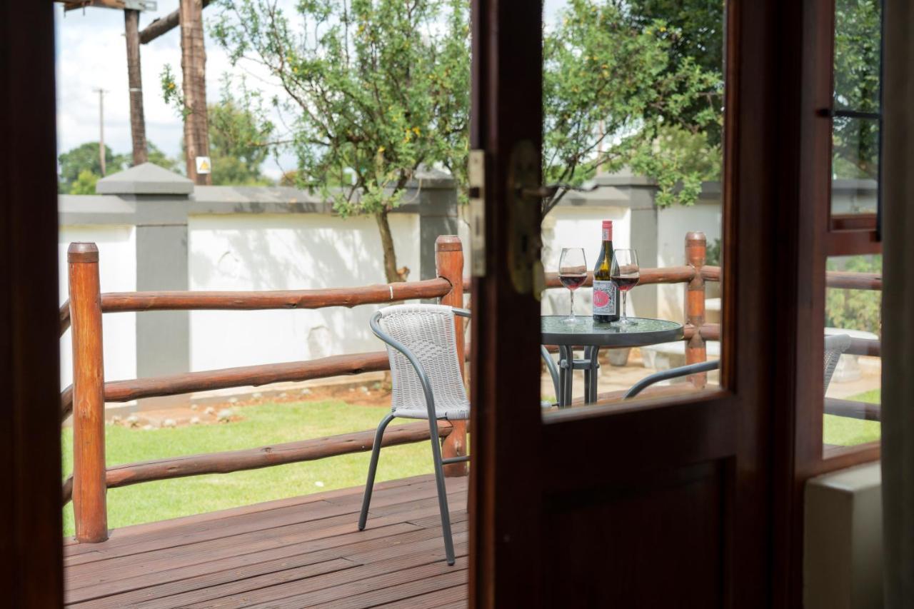 Rueby'S Guesthouse Dullstroom Esterno foto