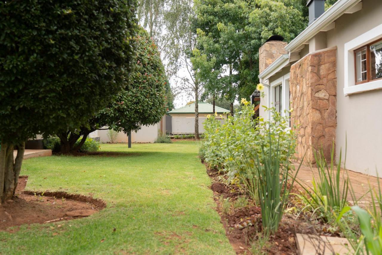 Rueby'S Guesthouse Dullstroom Esterno foto